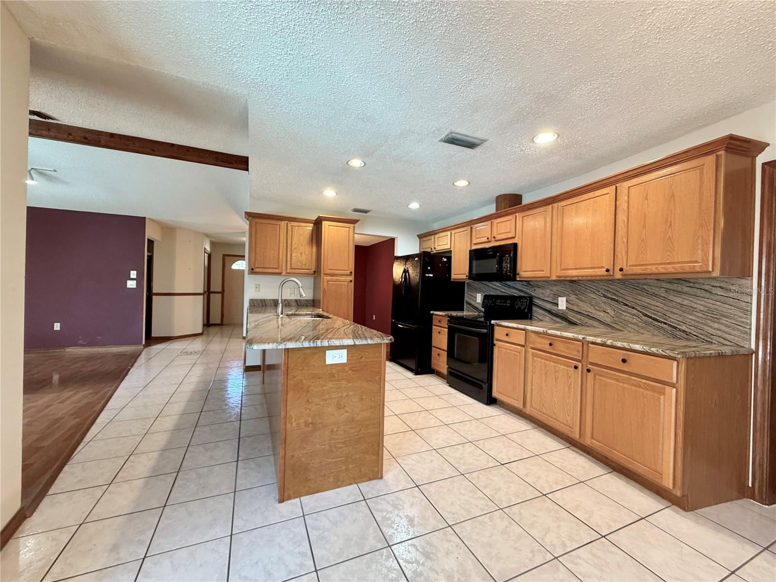 Image 6 of 22 For 7329 Chinaberry Court