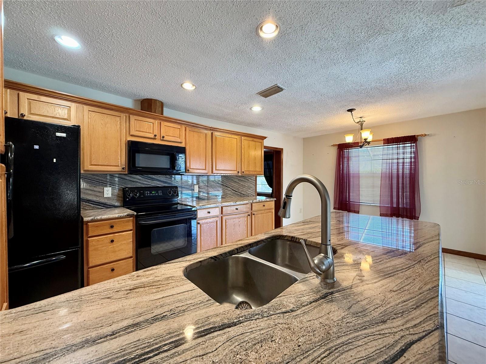 Image 8 of 22 For 7329 Chinaberry Court