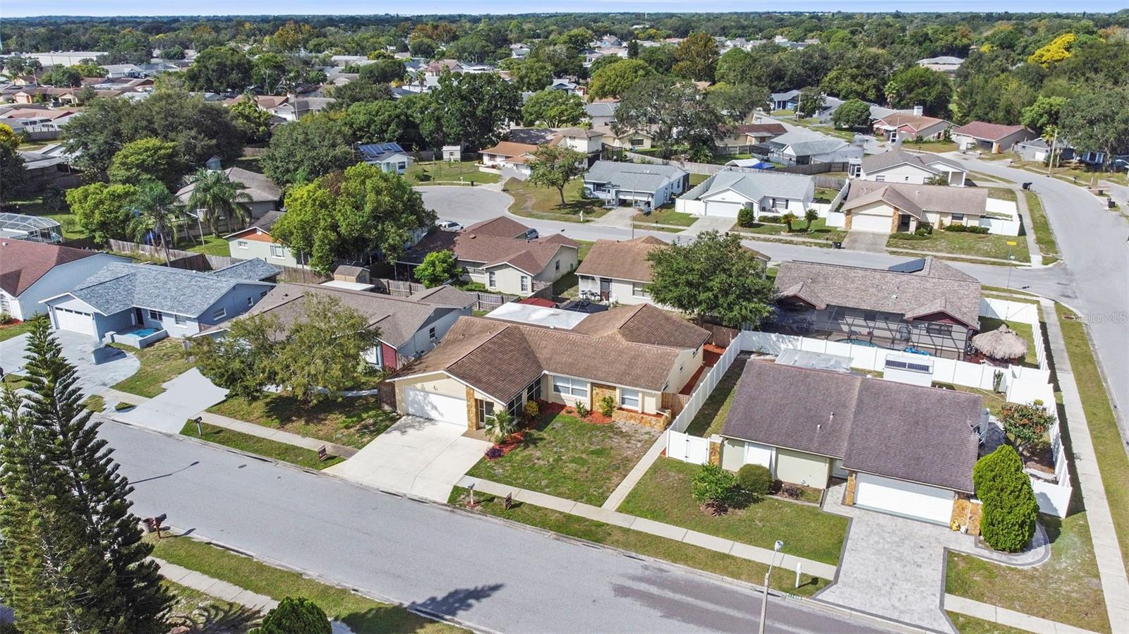 Listing photo id 36 for 11425 Fox Run