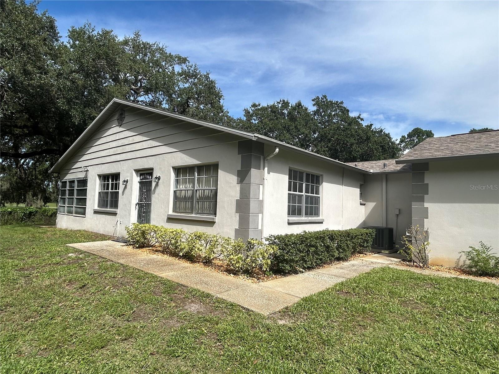 Image 5 of 19 For 3820 River Oaks Court 3820
