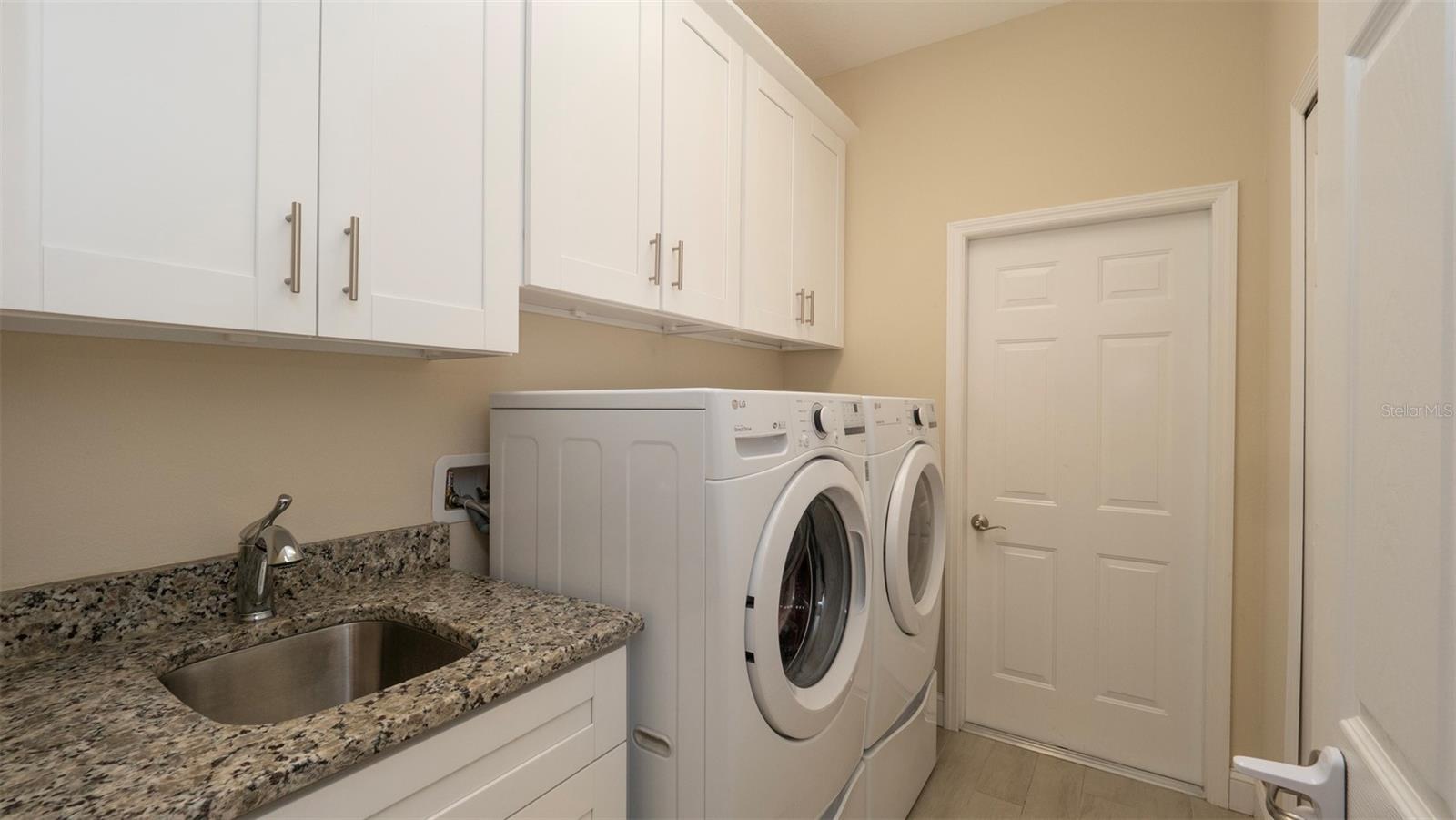 Image 13 of 36 For 18216 Rivard Boulevard