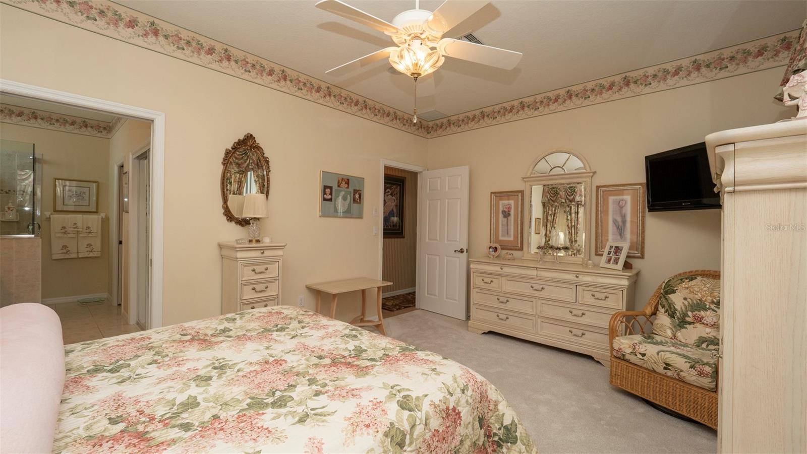 Image 21 of 37 For 9147 Rhett Lane