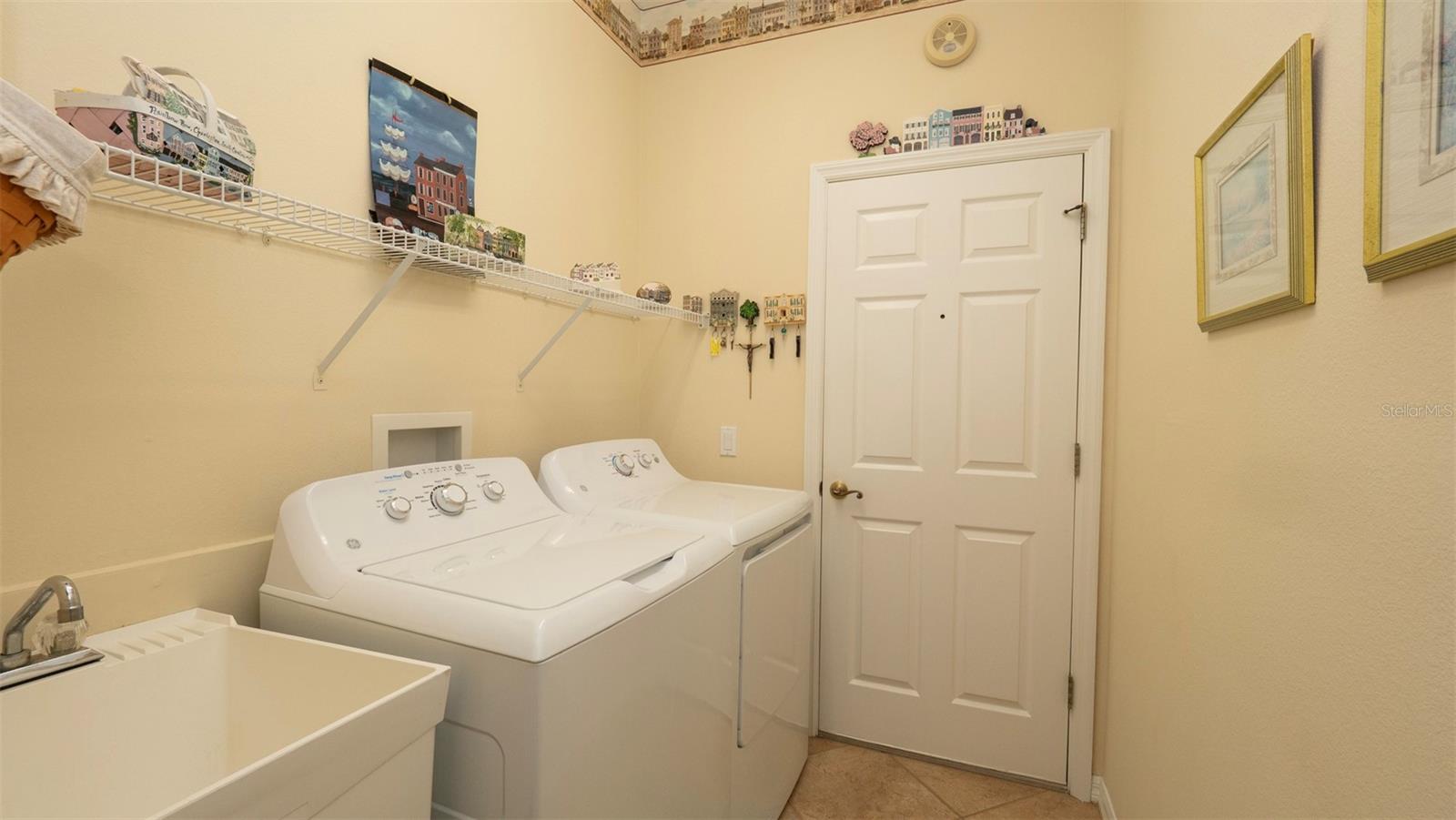 Image 8 of 37 For 9147 Rhett Lane