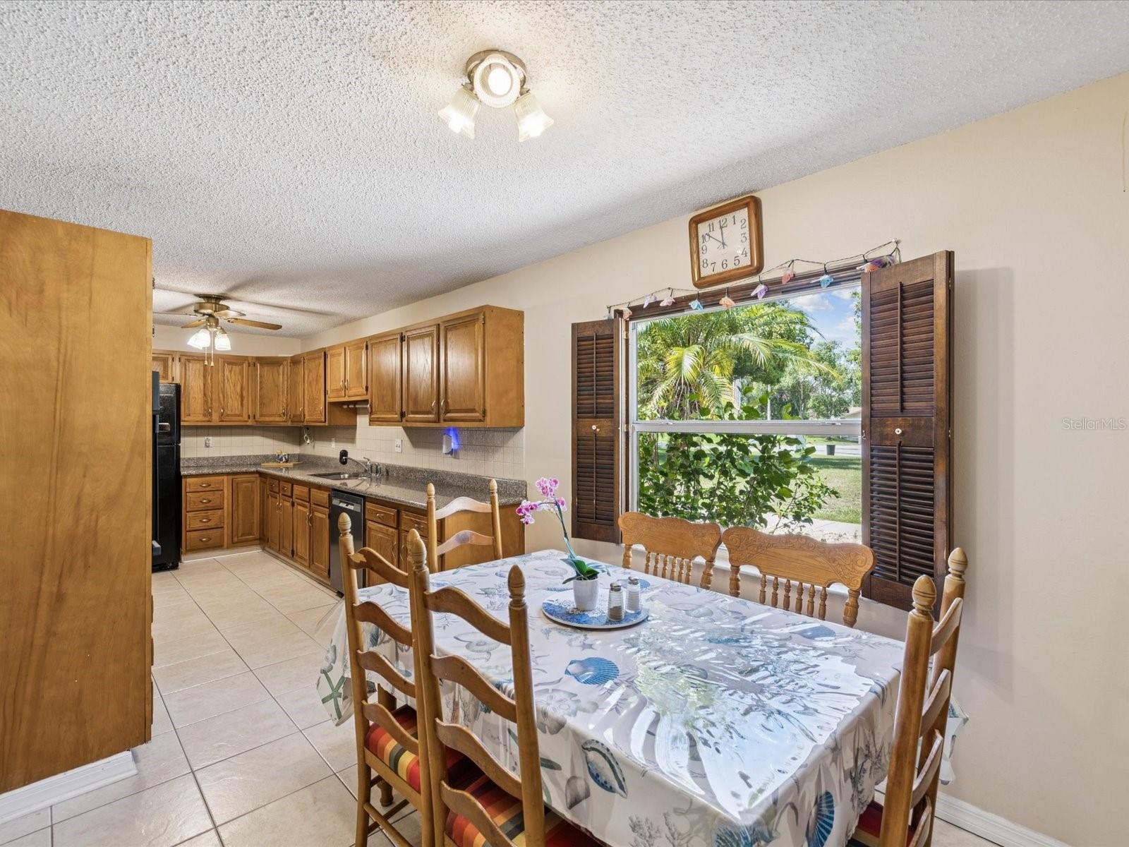 Listing photo id 10 for 5808 Carina Trace