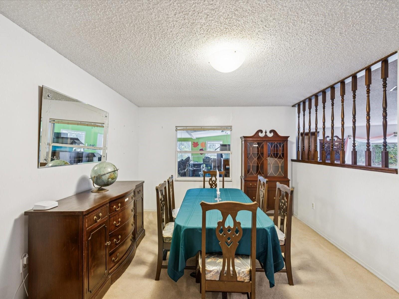 Listing photo id 13 for 5808 Carina Trace