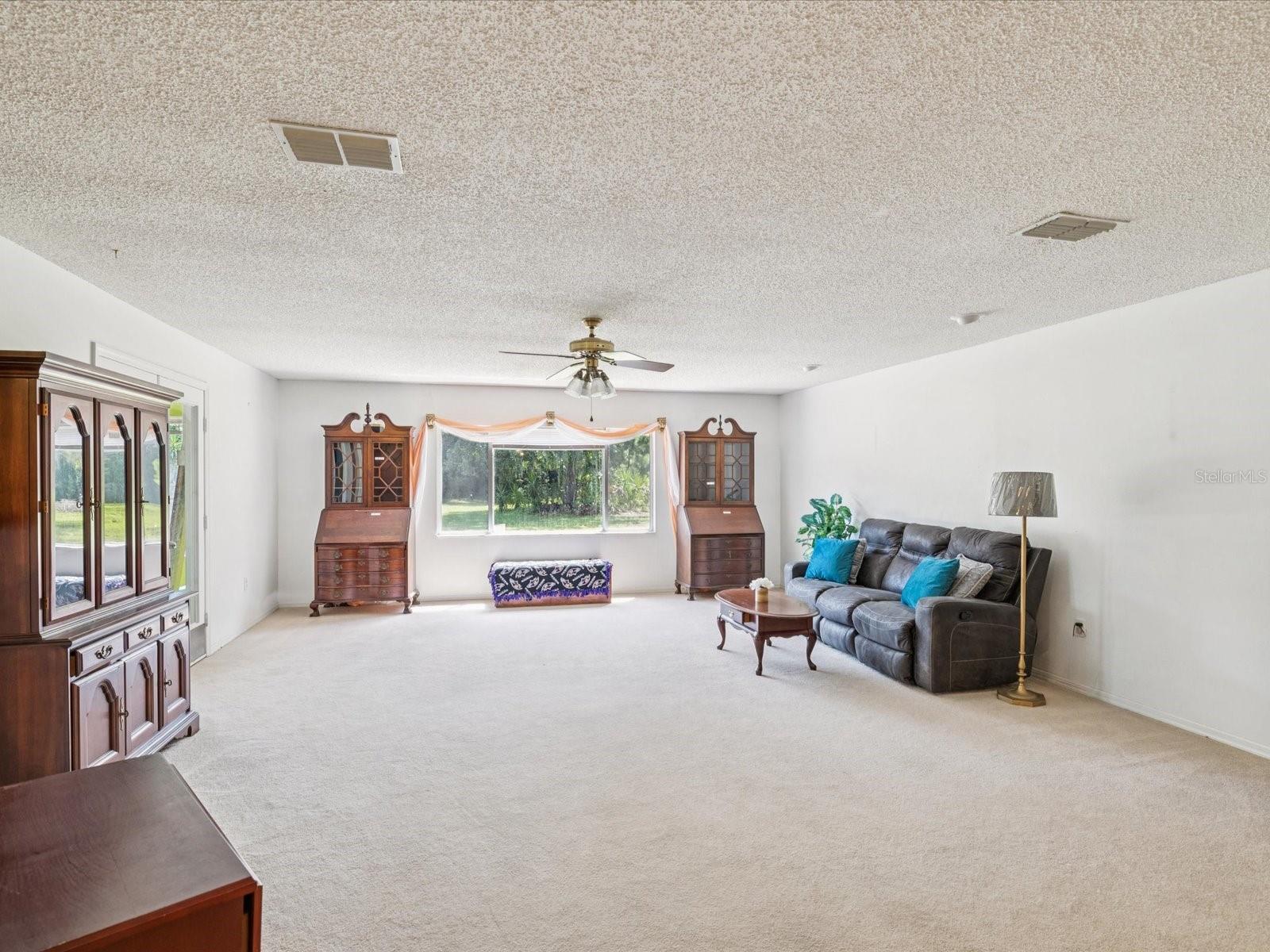 Listing photo id 16 for 5808 Carina Trace