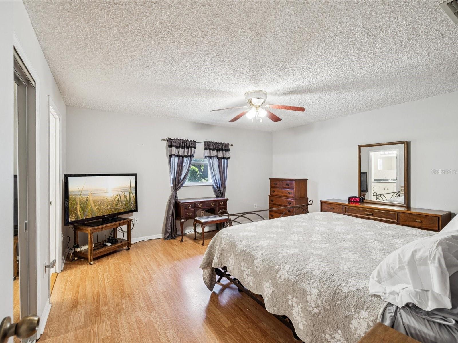 Listing photo id 26 for 5808 Carina Trace