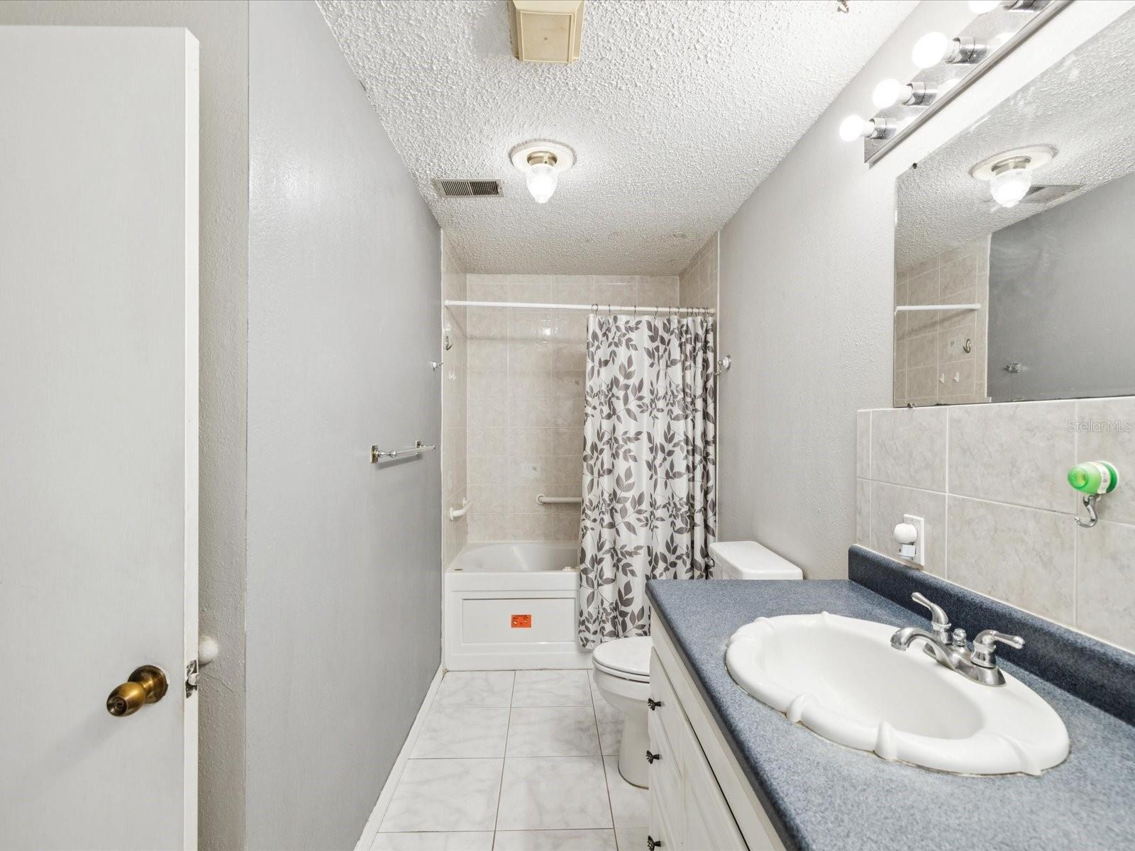 Listing photo id 30 for 5808 Carina Trace