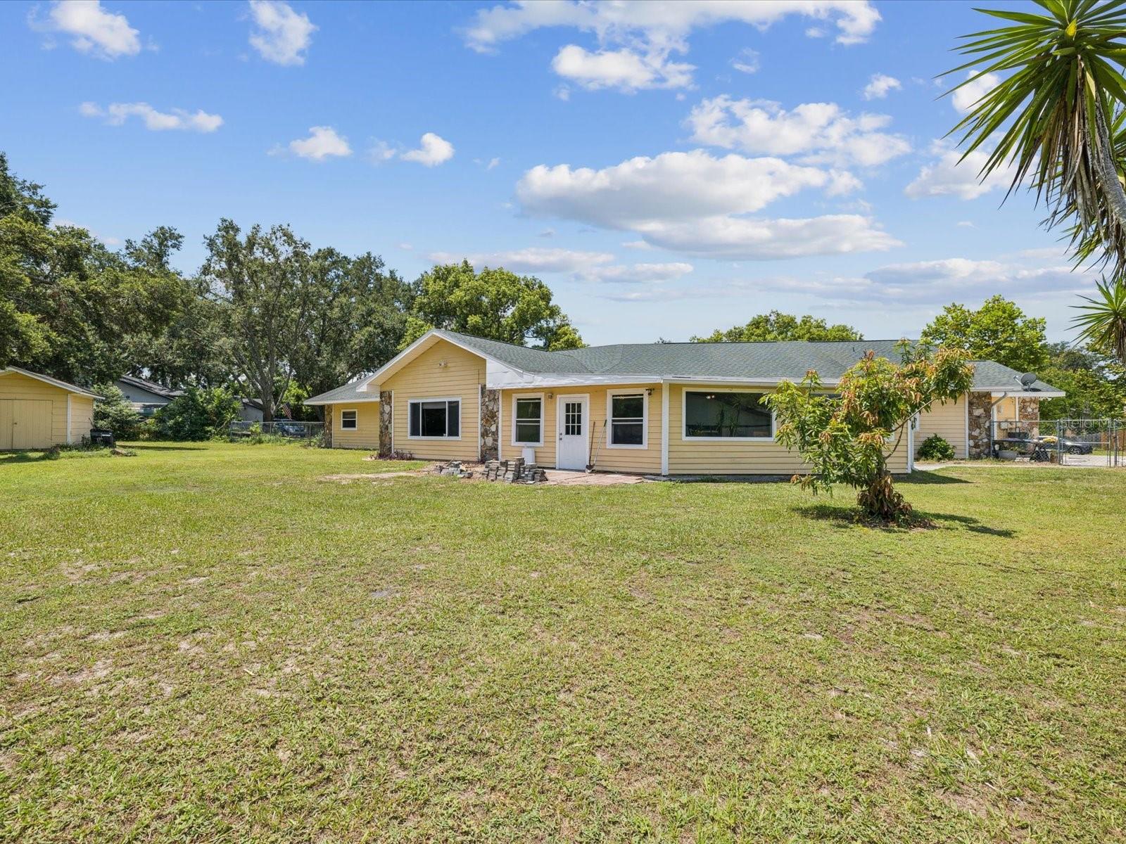 Listing photo id 41 for 5808 Carina Trace
