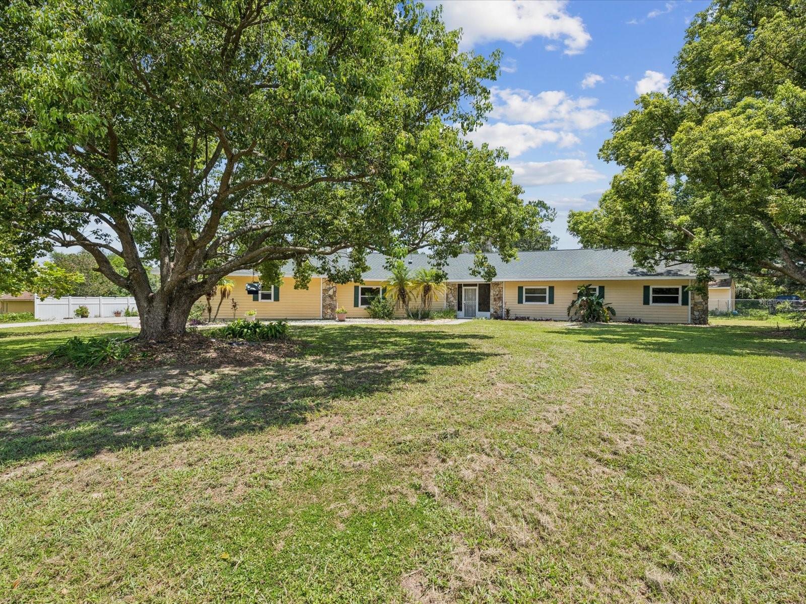 Listing photo id 45 for 5808 Carina Trace