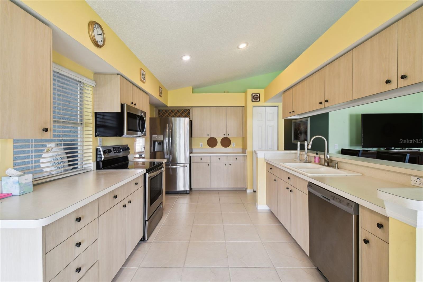 Image 19 of 63 For 1228 Ashbourne Circle