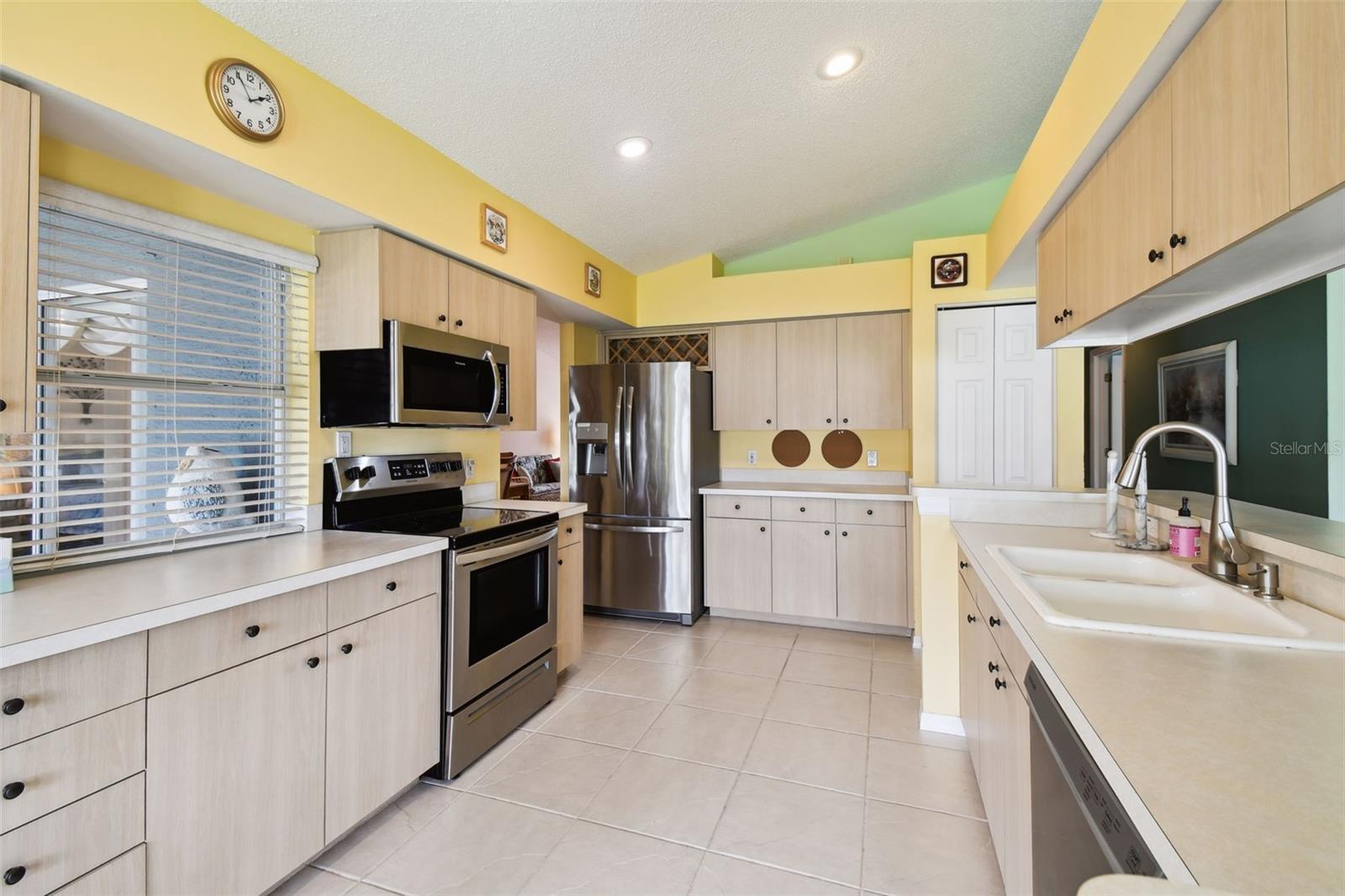 Image 4 of 63 For 1228 Ashbourne Circle