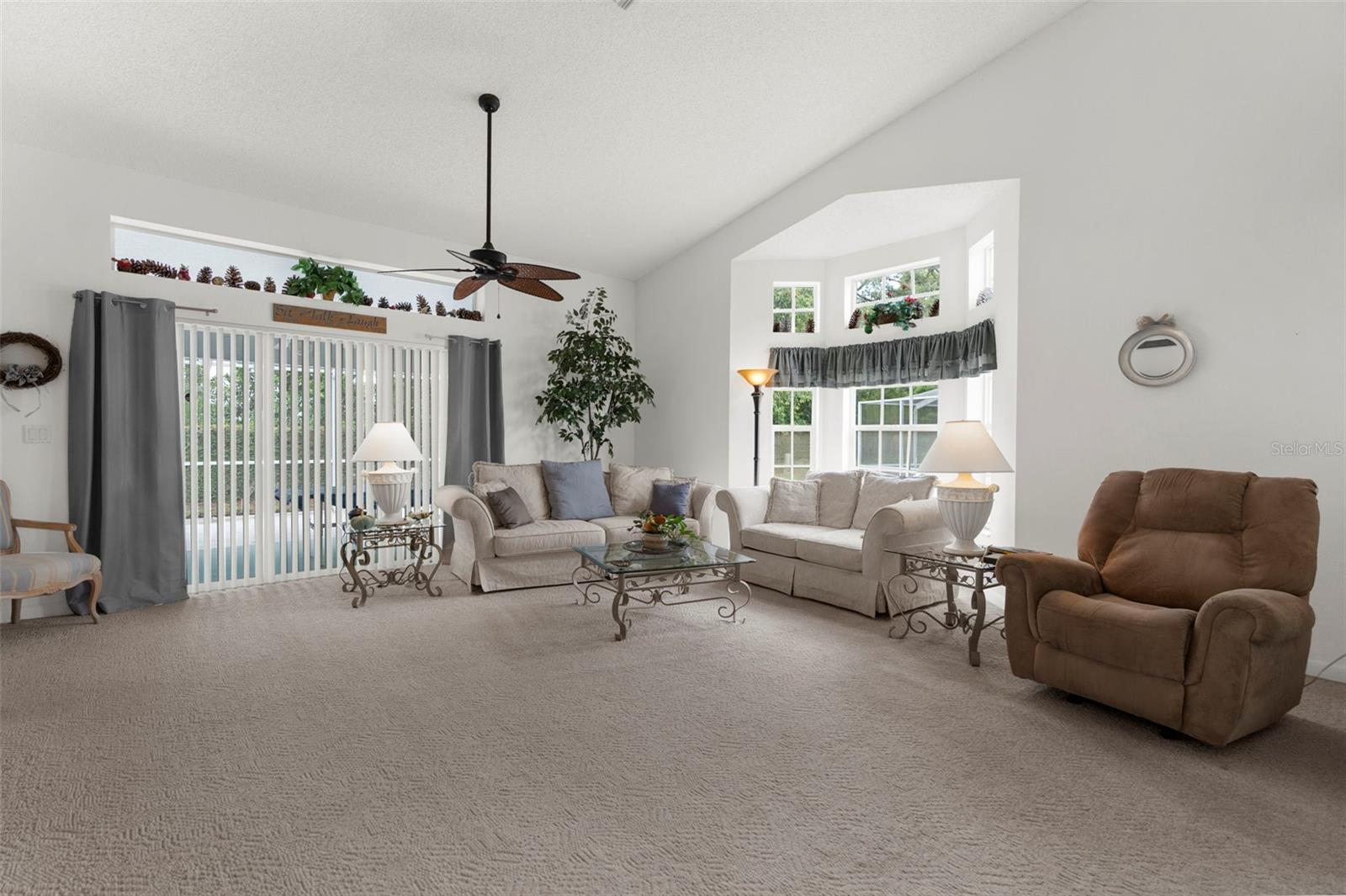 Listing photo id 8 for 9426 Mississippi Run