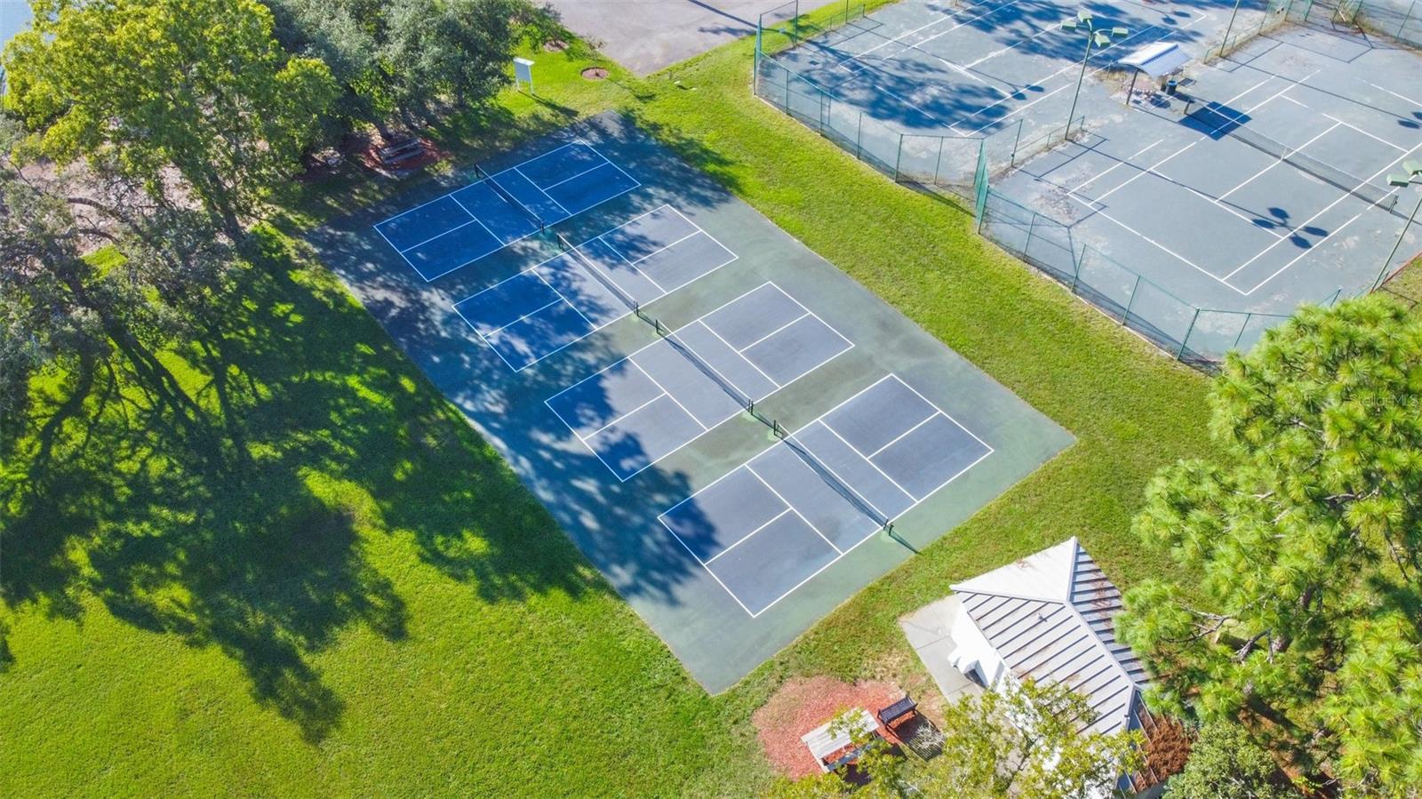 Listing photo id 27 for 9426 Mississippi Run