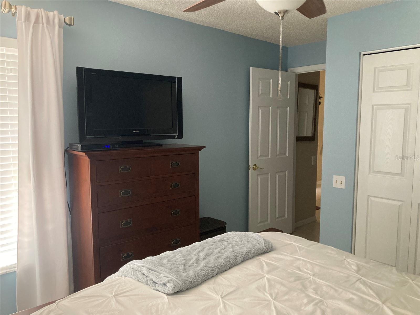 Image 4 of 18 For 2909 Featherstone Drive