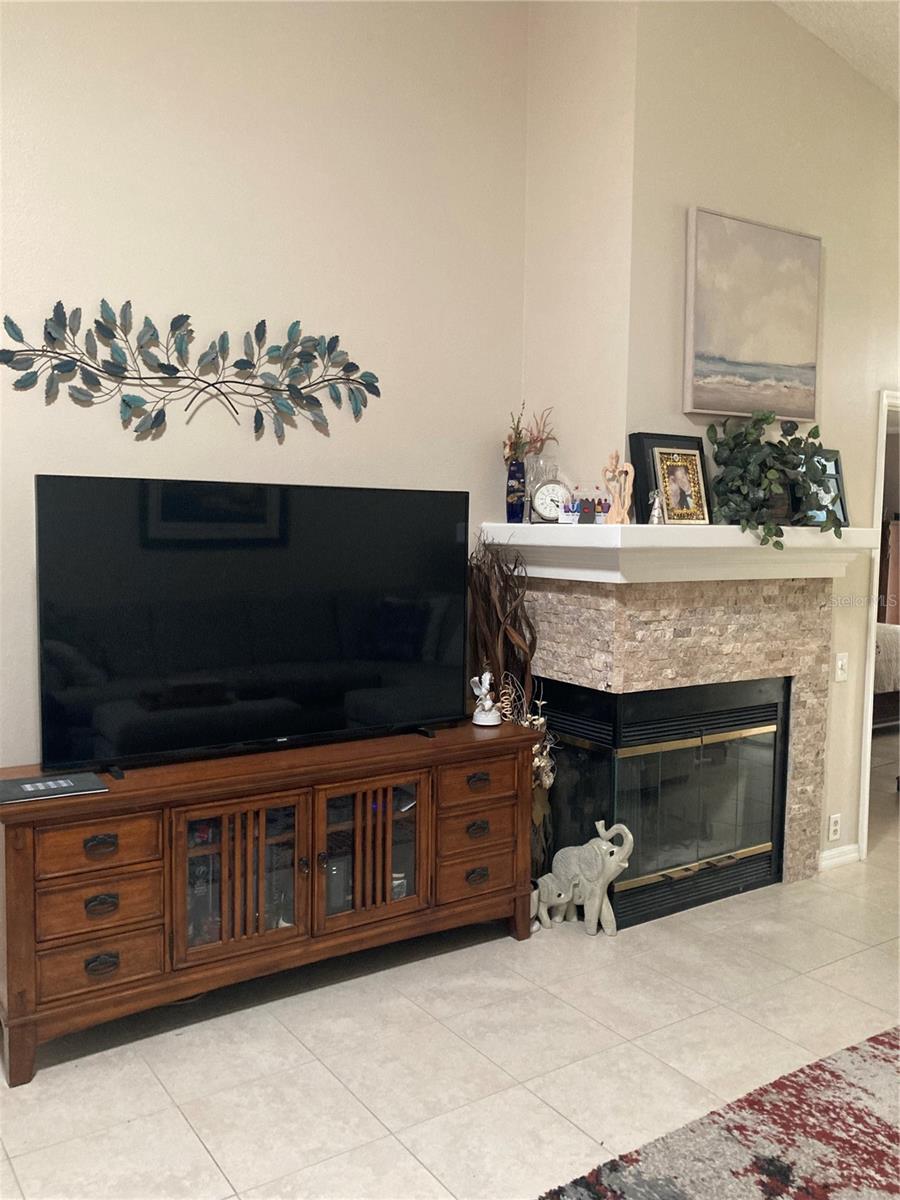 Image 9 of 18 For 2909 Featherstone Drive