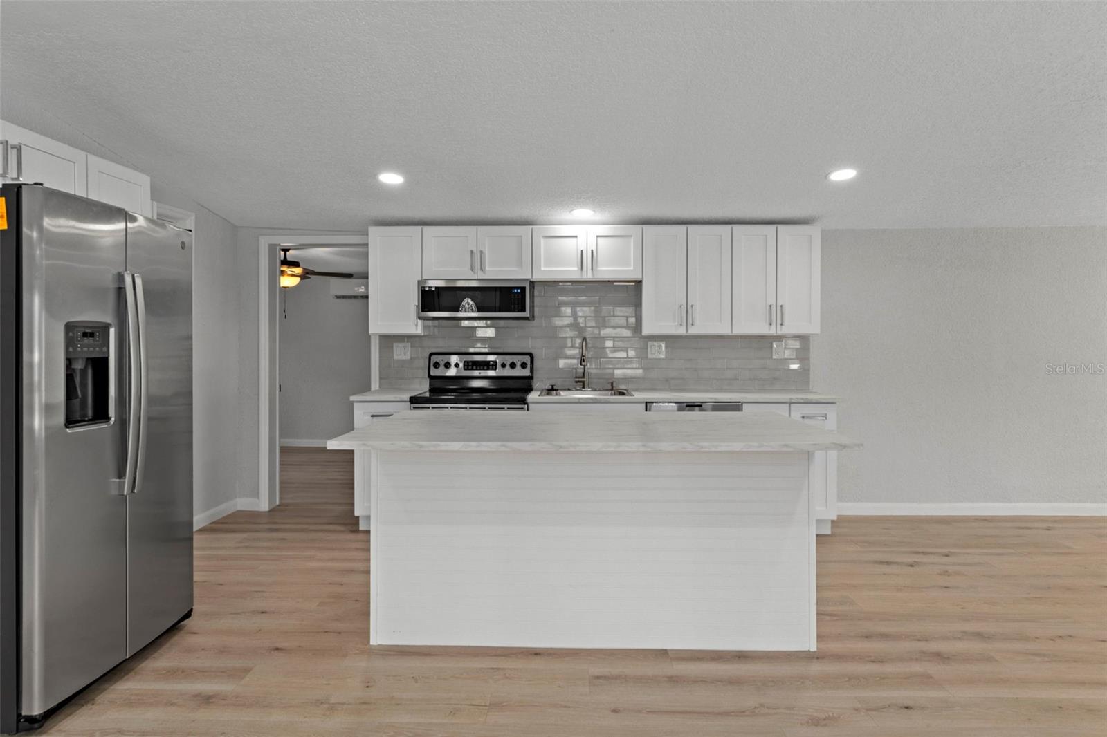 Image 13 of 48 For 18216 Alexson Street