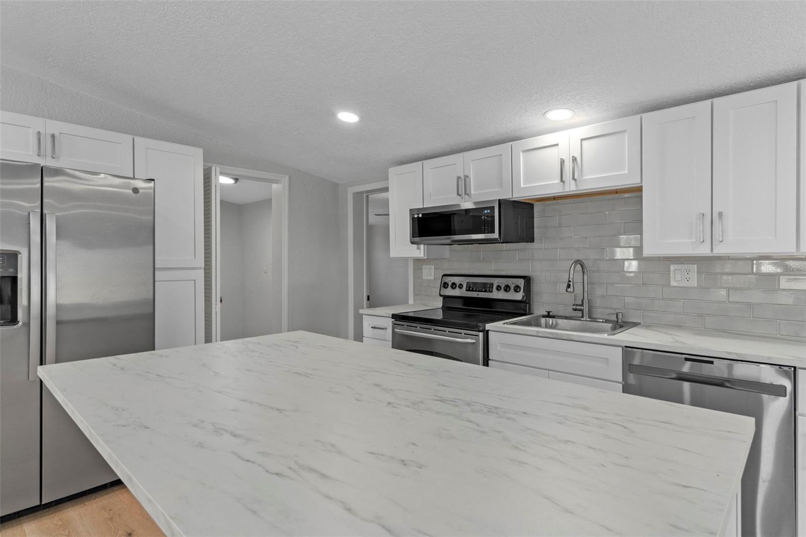 Image 16 of 48 For 18216 Alexson Street