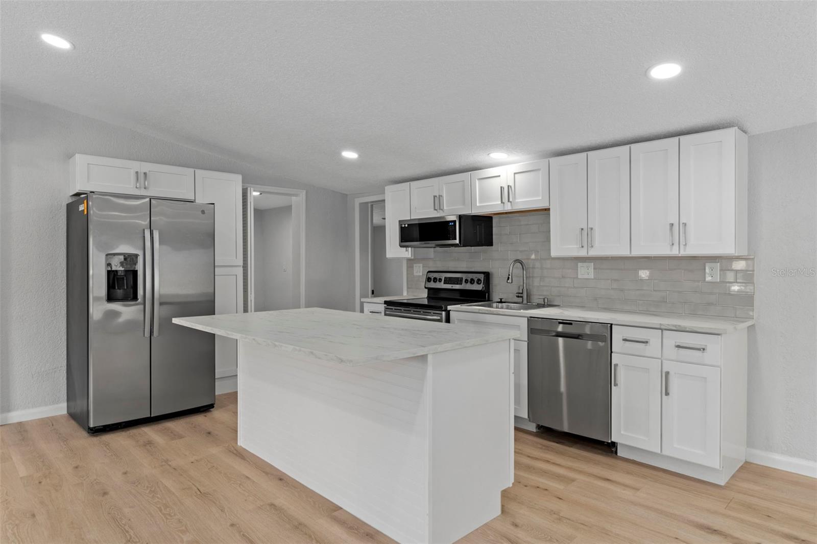 Image 17 of 48 For 18216 Alexson Street