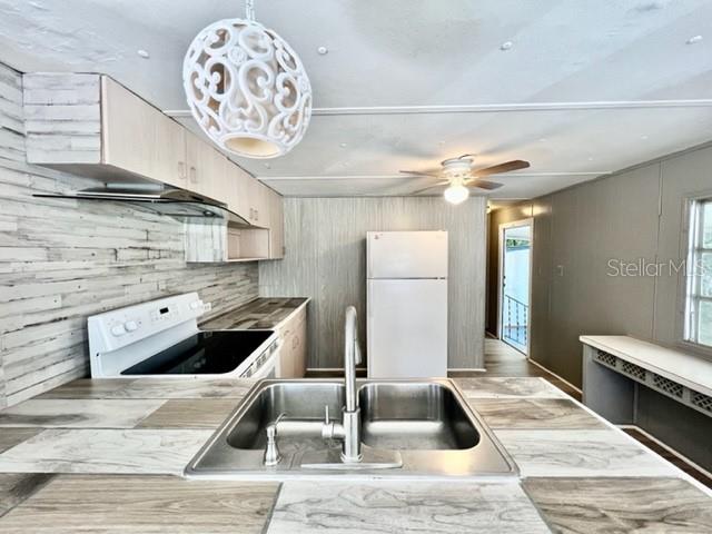 Image 14 of 45 For 2122 Kepner Drive