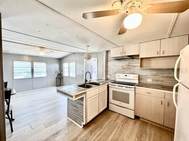 Image 17 of 45 For 2122 Kepner Drive
