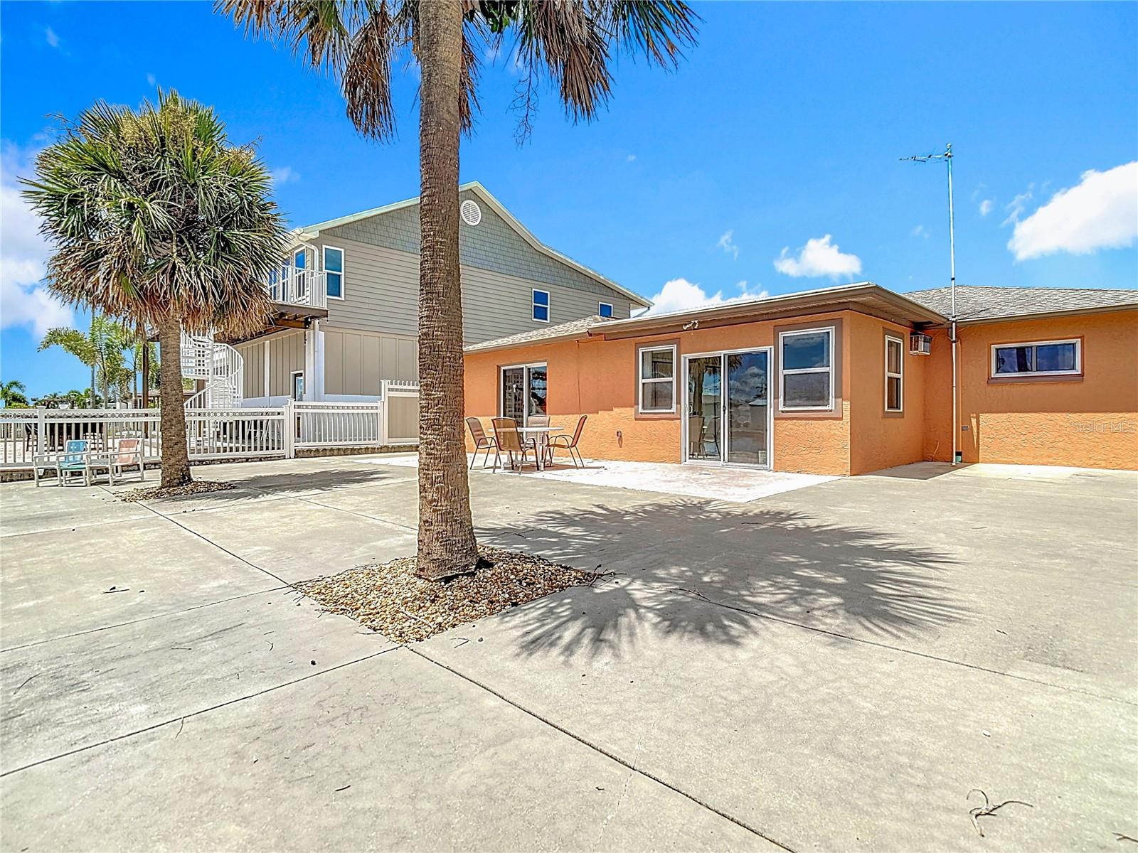 Image 16 of 71 For 13816 Victor Avenue