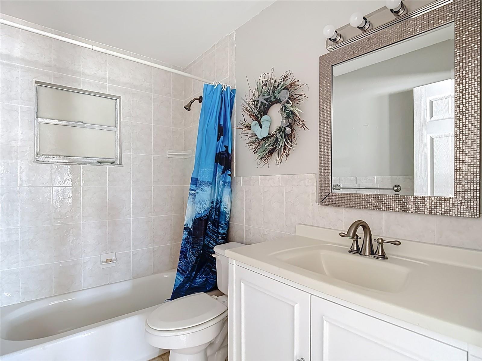Image 41 of 71 For 13816 Victor Avenue