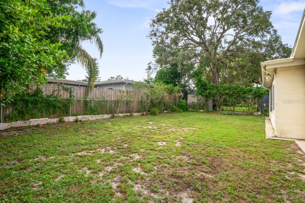 Image 36 of 49 For 9050 Richwood Lane