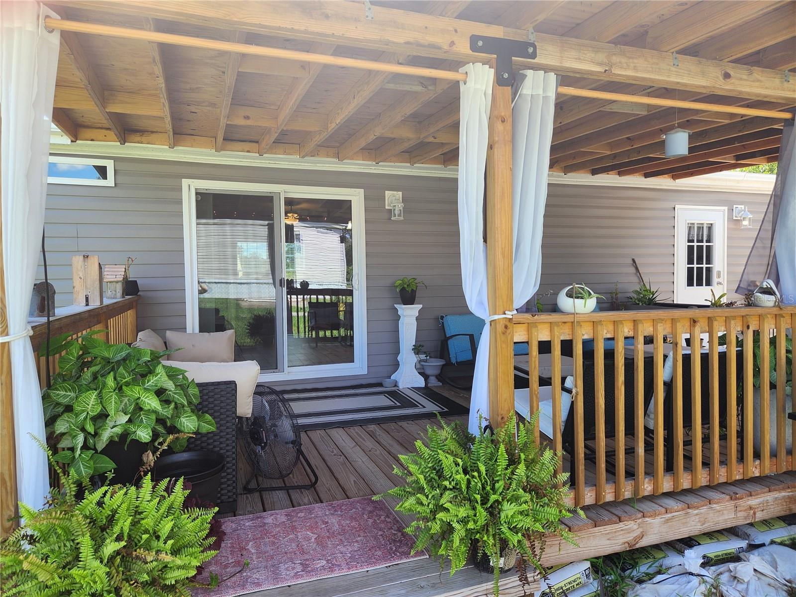 Image 4 of 19 For 1294 Pinellas Point