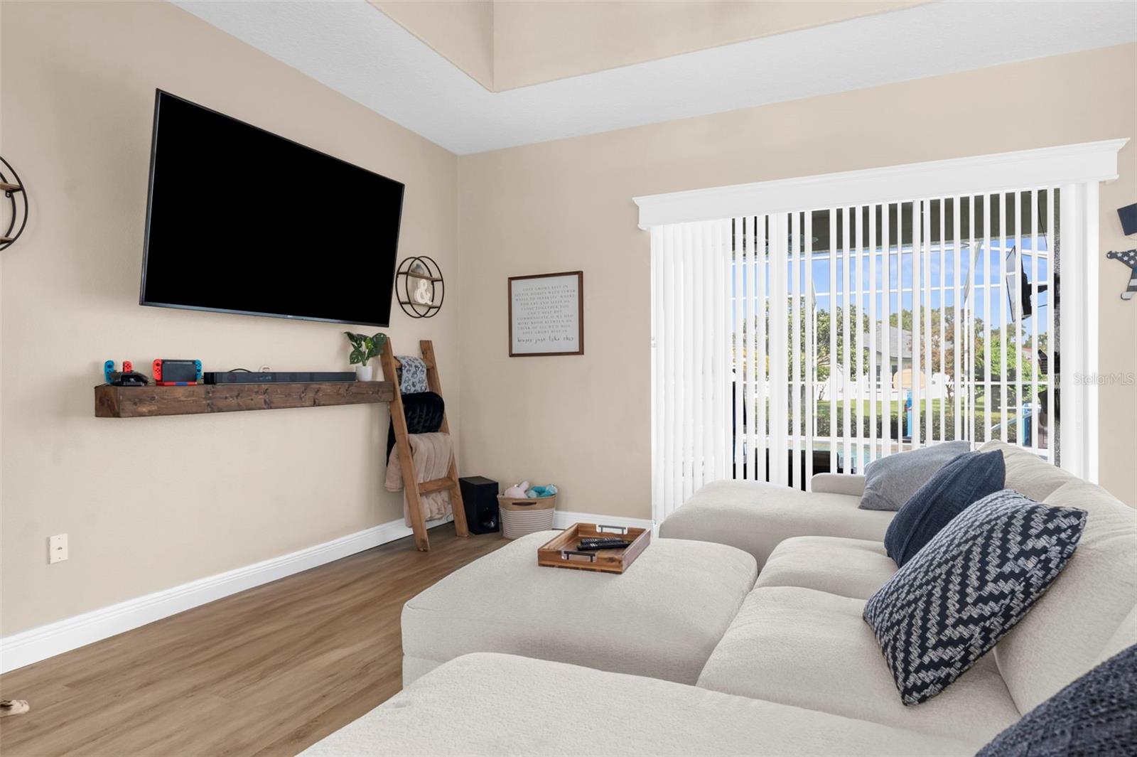 Image 6 of 56 For 13480 Twinberry Drive
