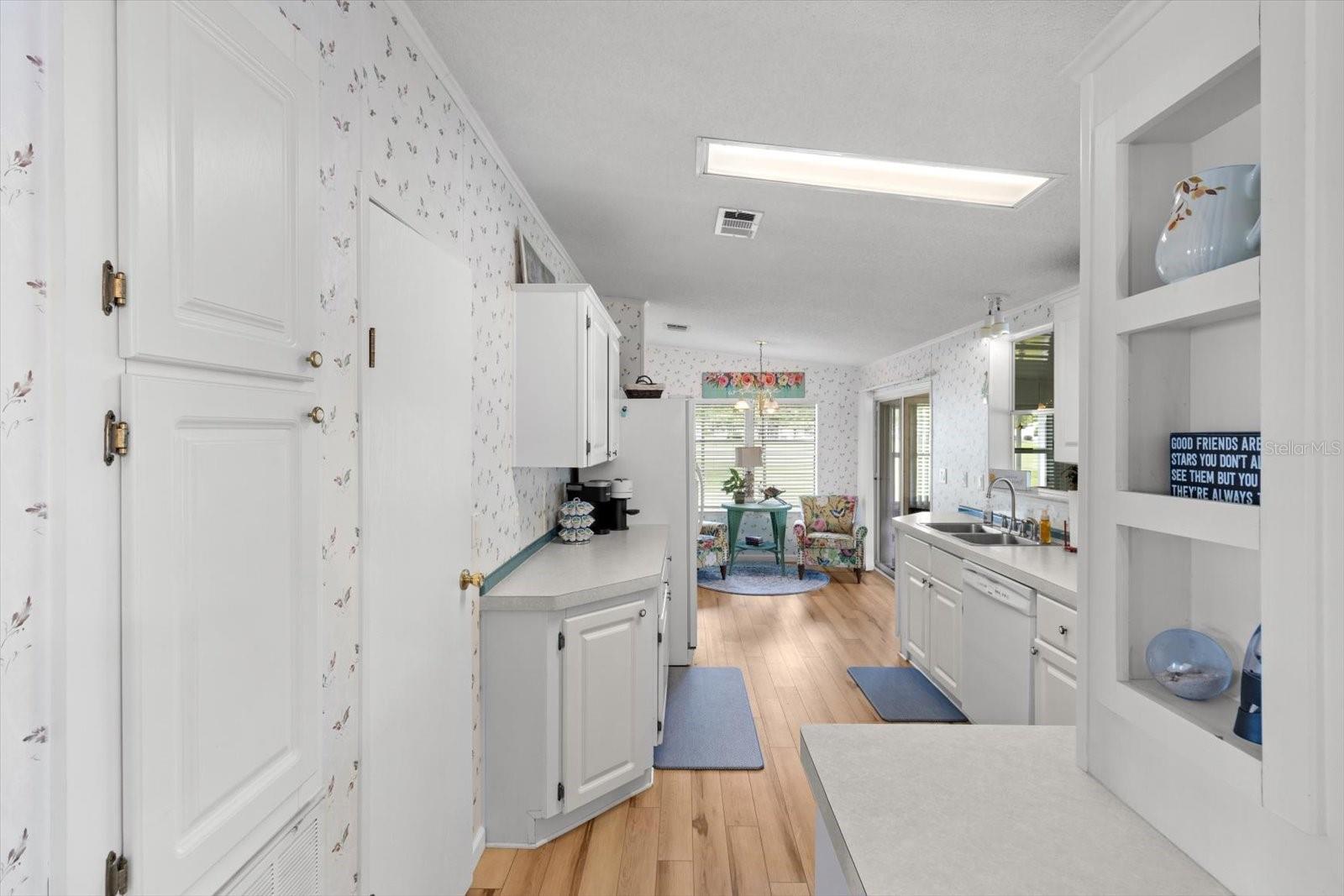 Image 10 of 42 For 7694 Dinsmore Street