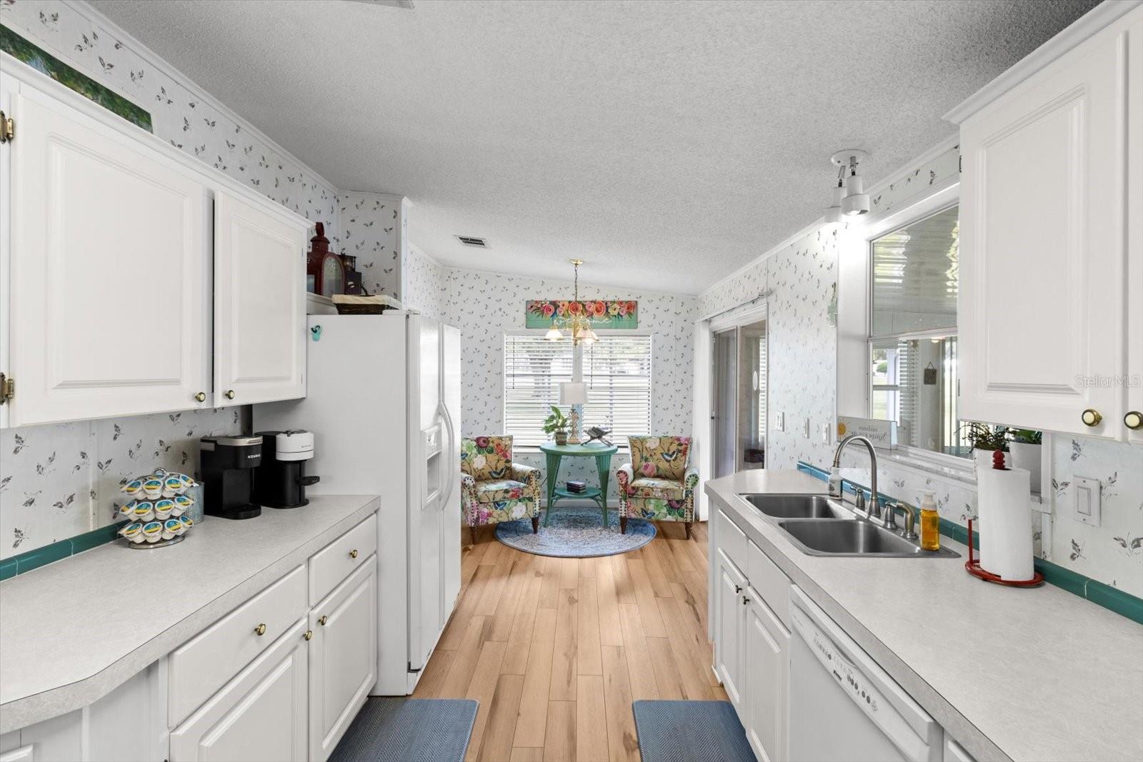 Image 11 of 42 For 7694 Dinsmore Street