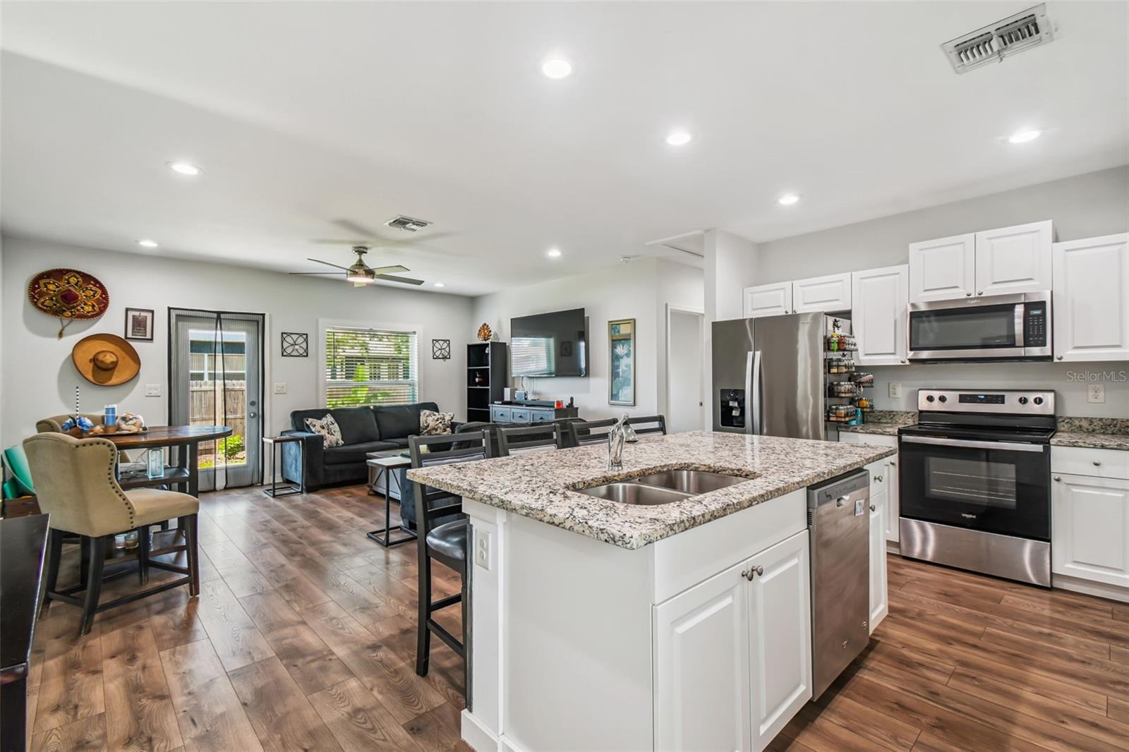 Image 6 of 47 For 3023 Muir Street