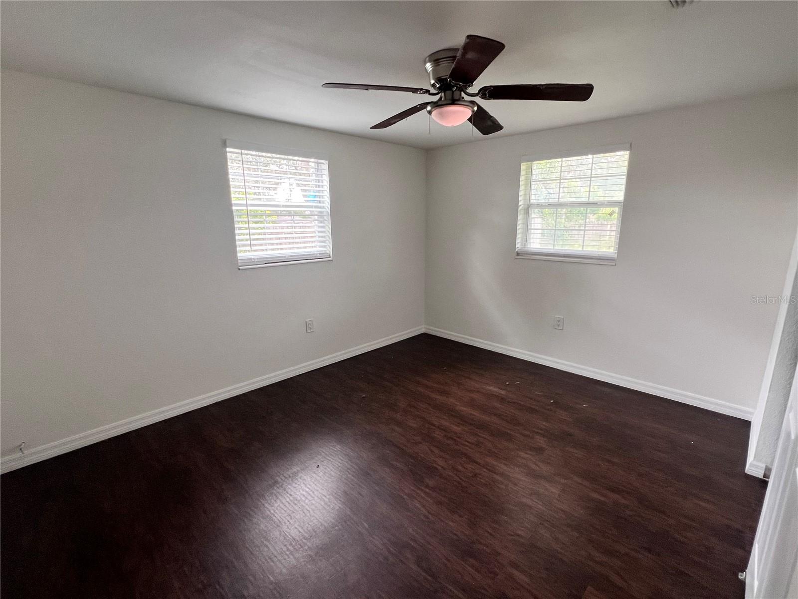 Listing photo id 6 for 5648 Golden Nugget Drive