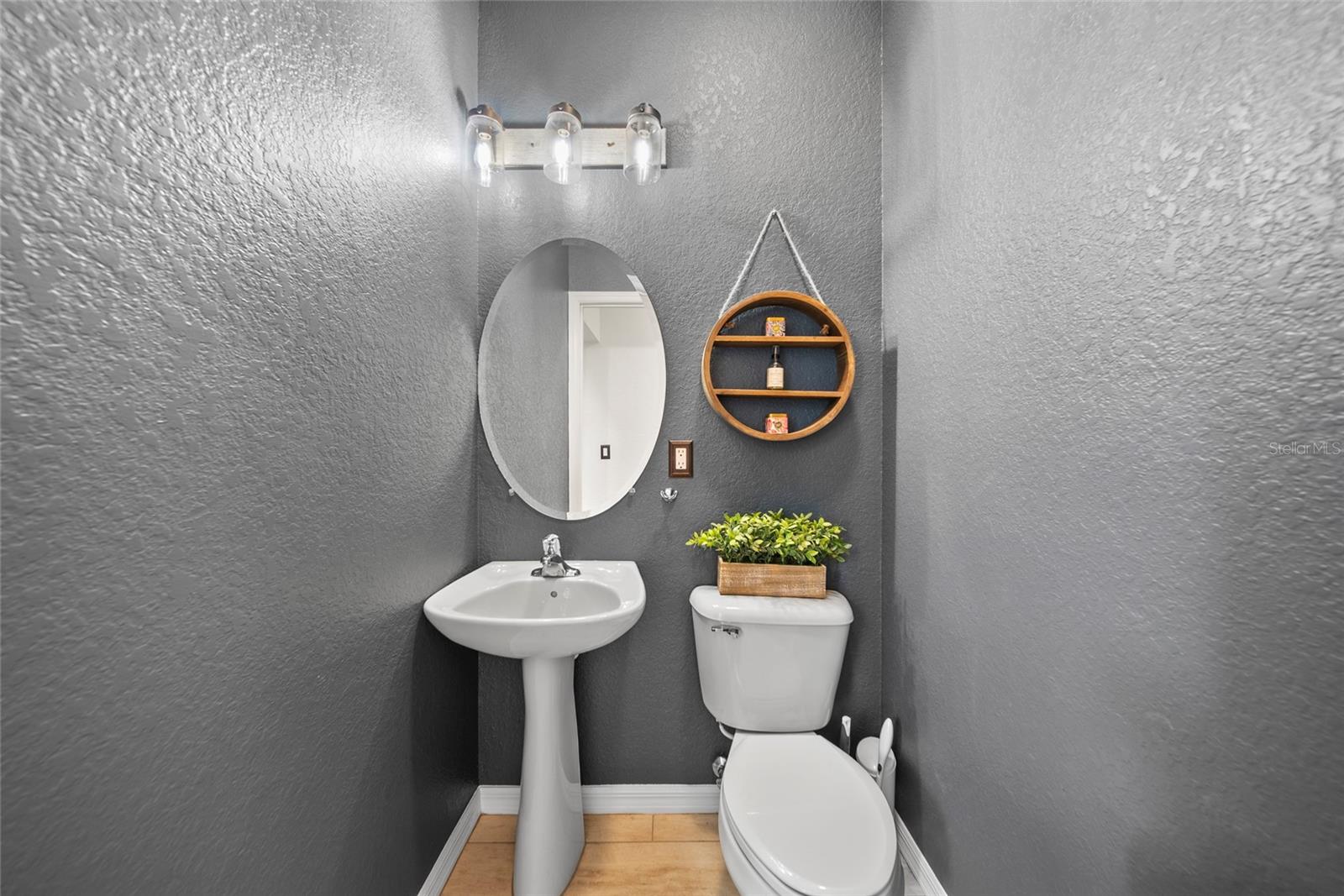 Image 12 of 39 For 2318 29th Avenue E