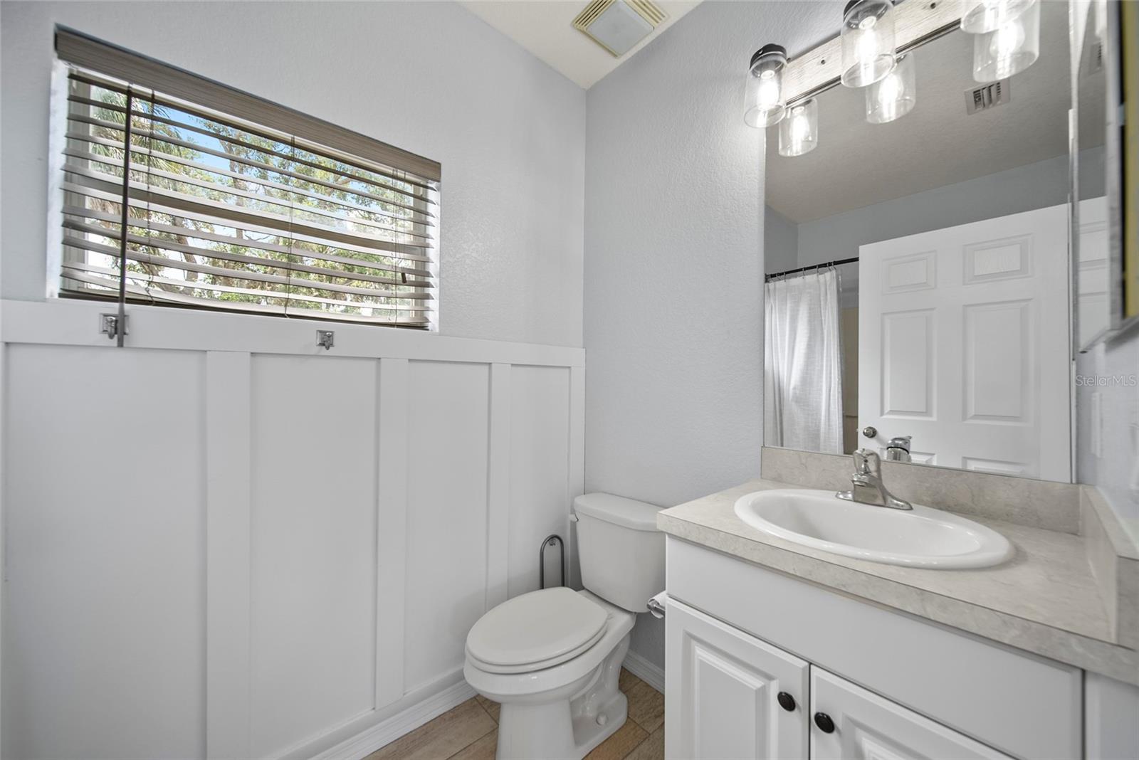 Image 22 of 39 For 2318 29th Avenue E