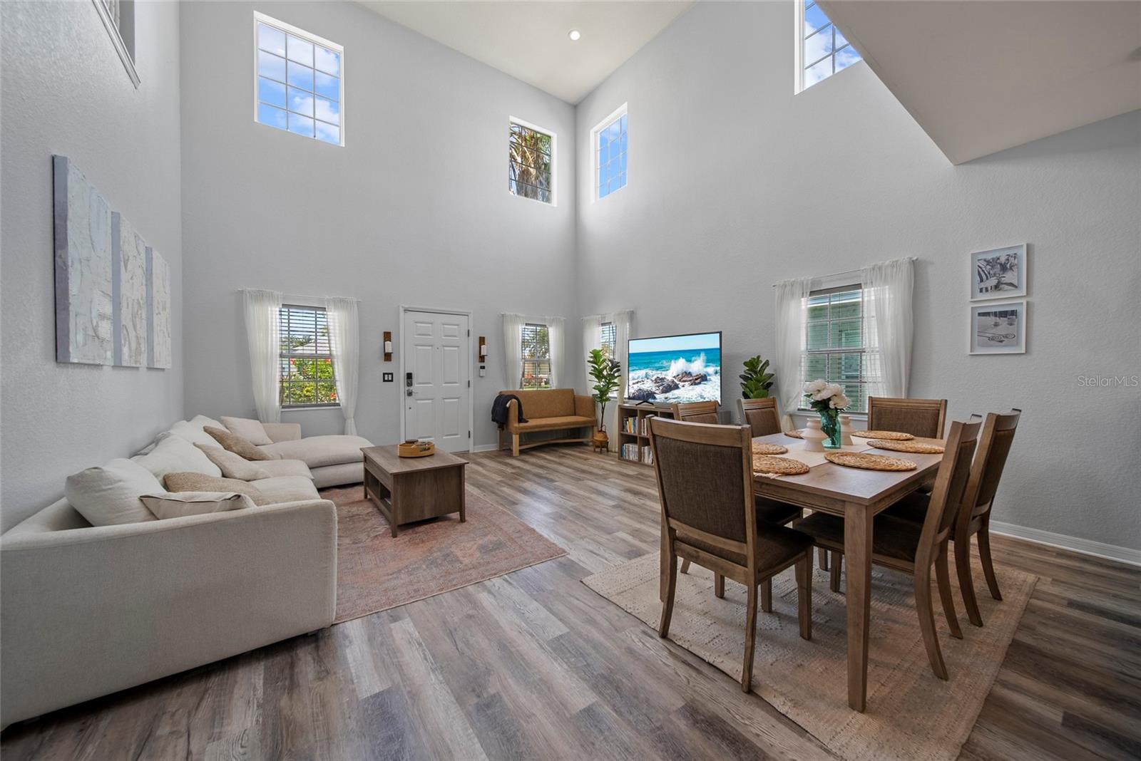 Image 3 of 39 For 2318 29th Avenue E
