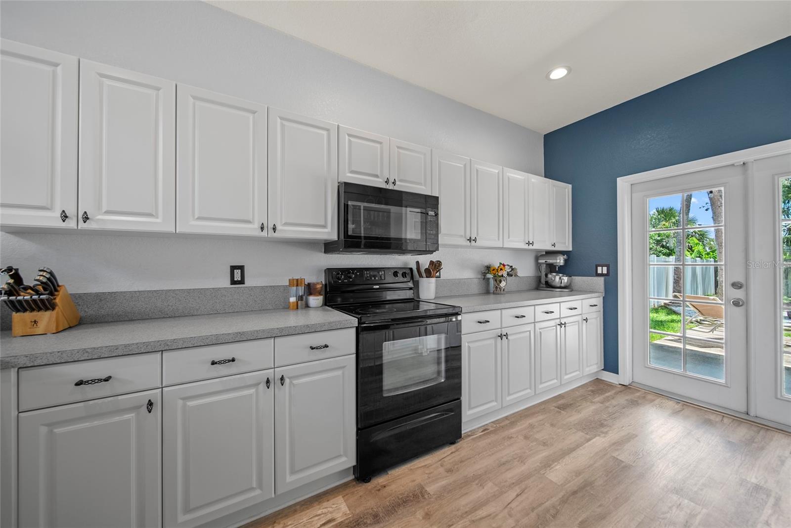 Image 4 of 39 For 2318 29th Avenue E