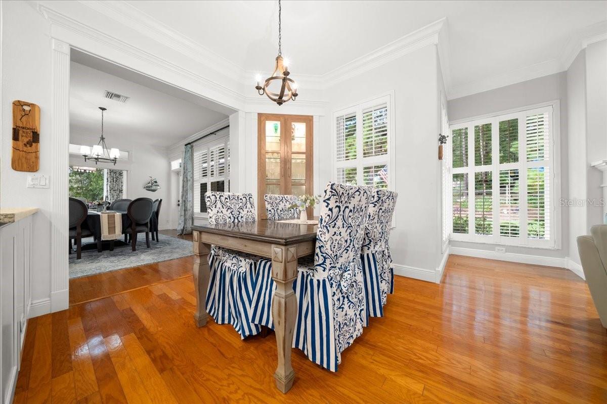Listing photo id 15 for 10111 Weeks Drive
