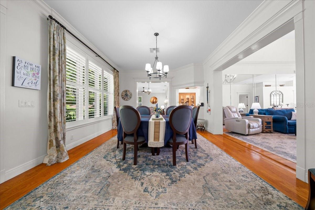 Listing photo id 19 for 10111 Weeks Drive