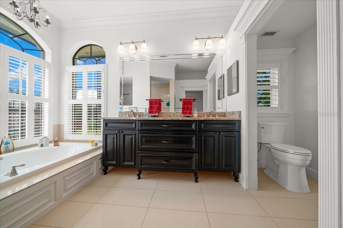 Listing photo id 26 for 10111 Weeks Drive