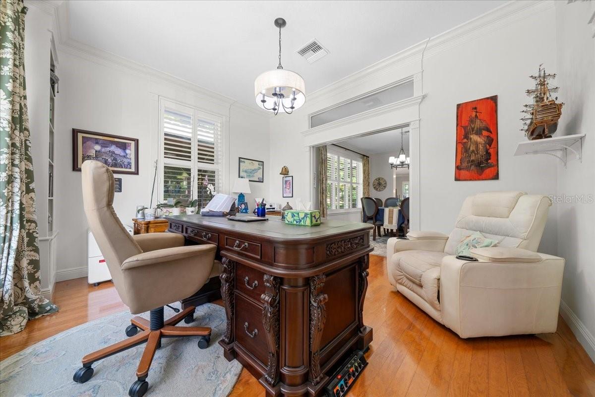 Listing photo id 30 for 10111 Weeks Drive