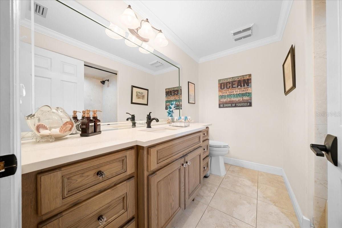 Listing photo id 35 for 10111 Weeks Drive