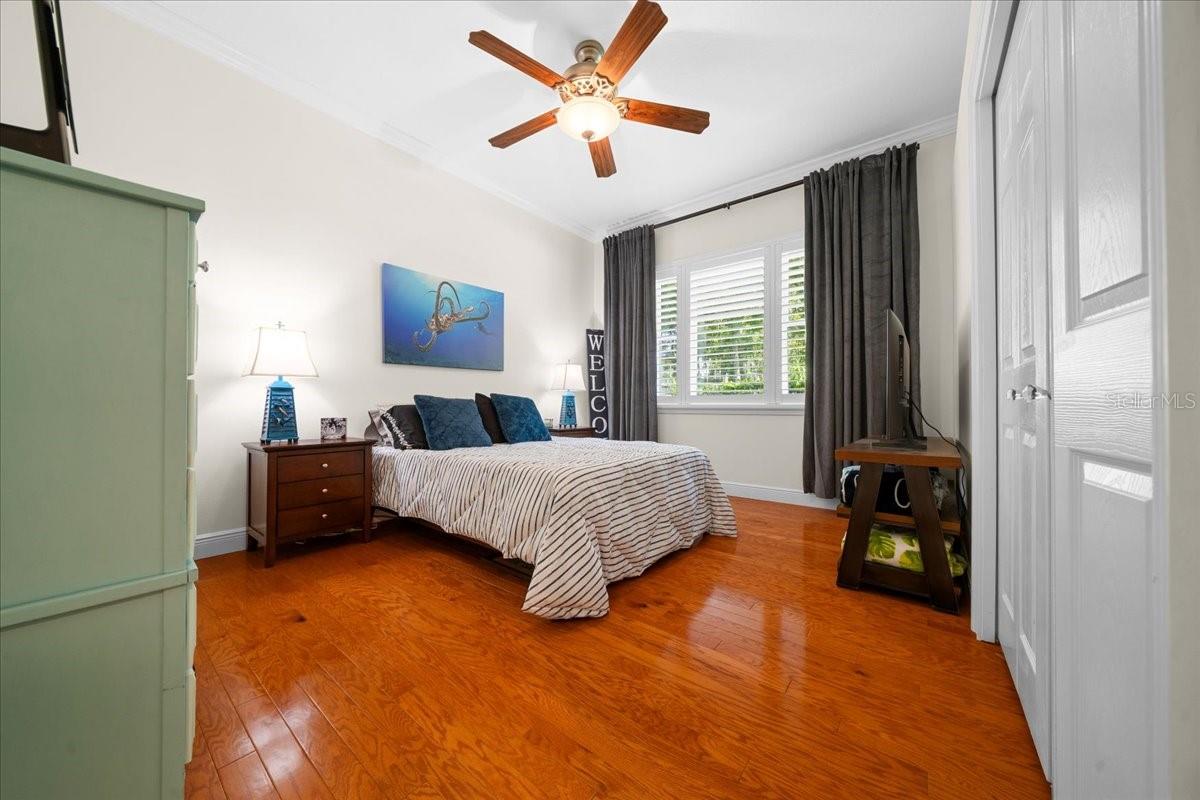 Listing photo id 36 for 10111 Weeks Drive