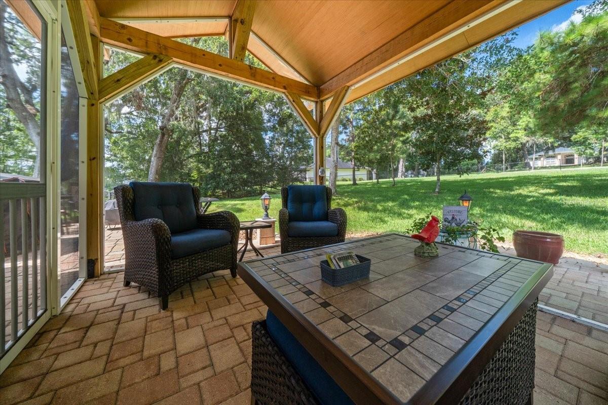 Listing photo id 39 for 10111 Weeks Drive