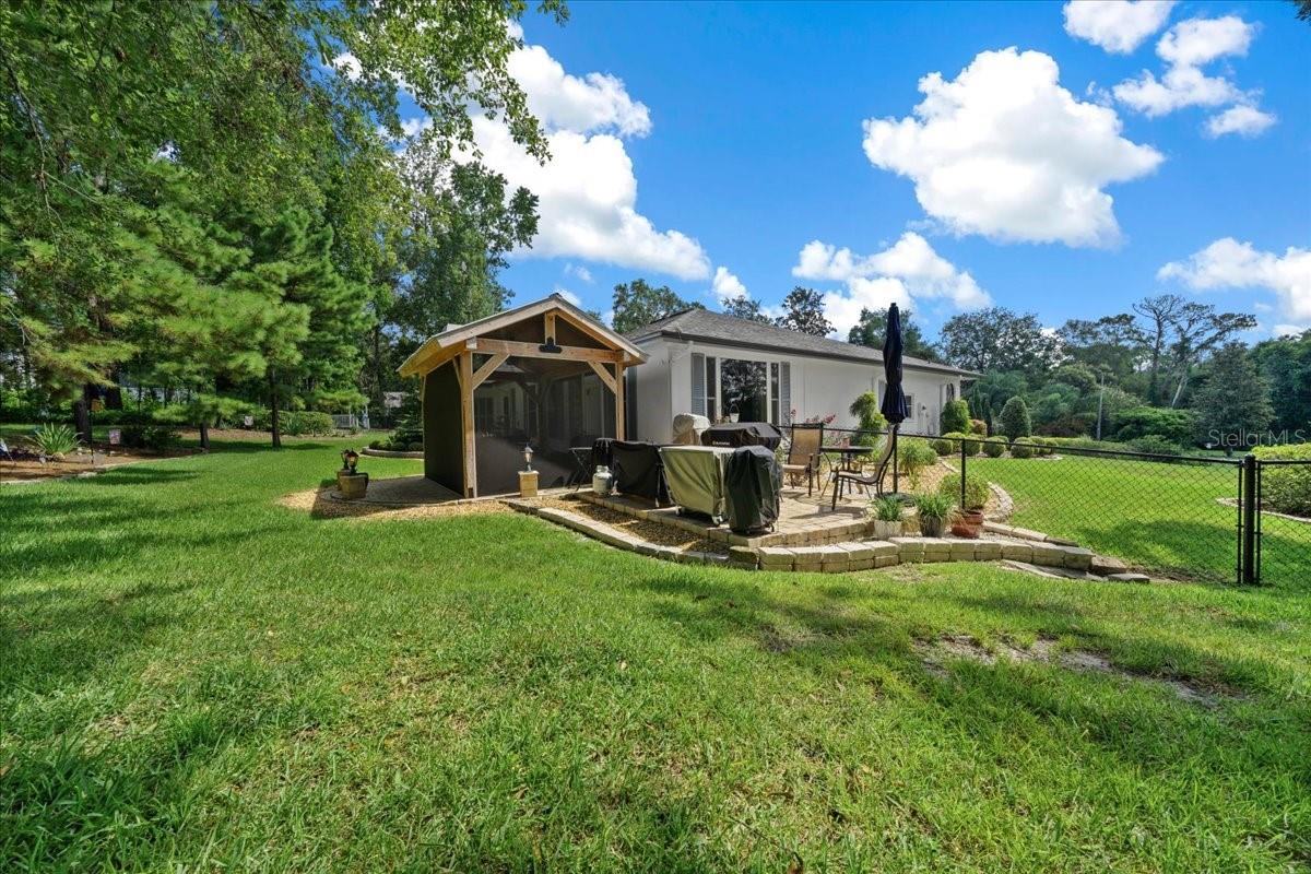 Listing photo id 41 for 10111 Weeks Drive
