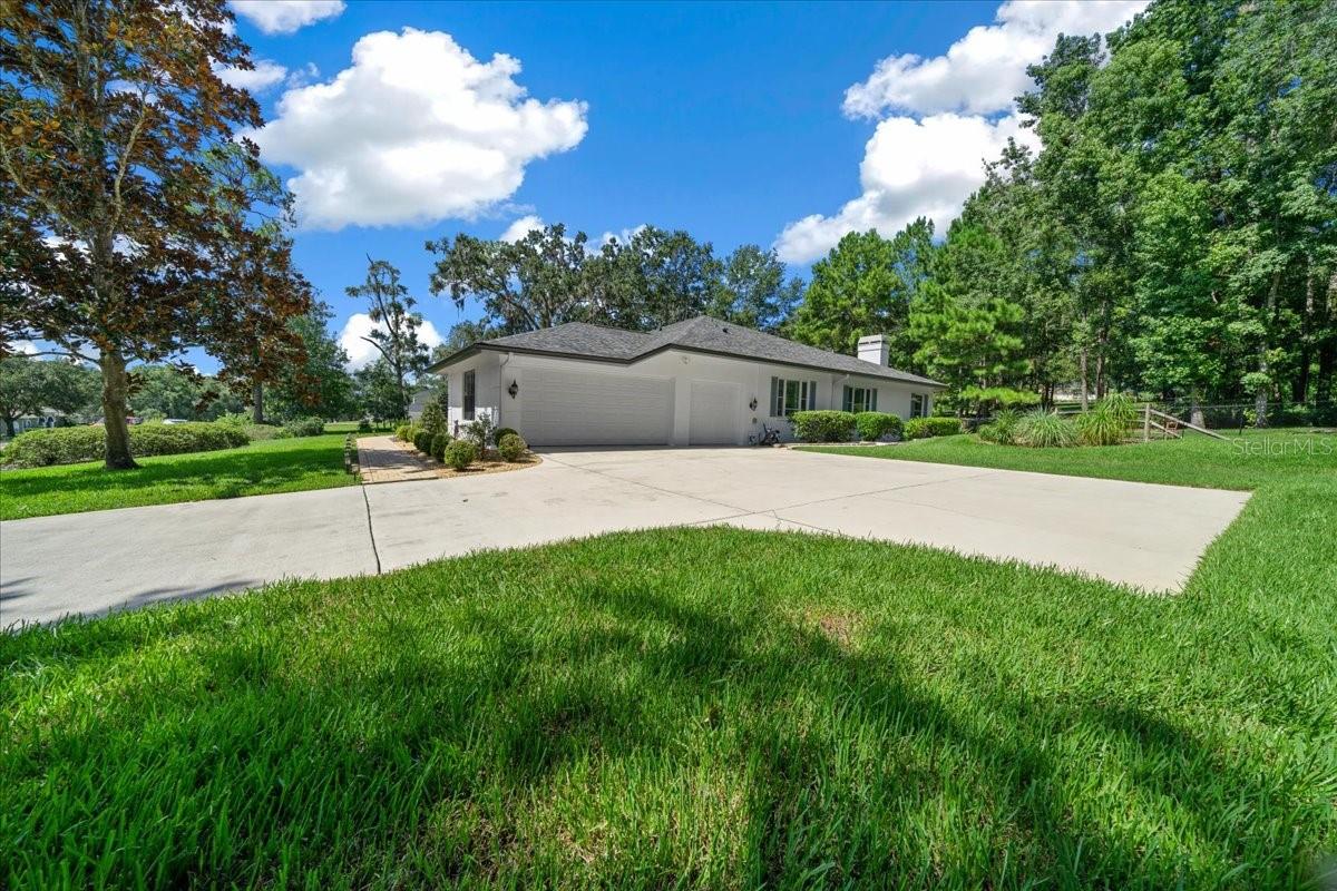 Listing photo id 54 for 10111 Weeks Drive