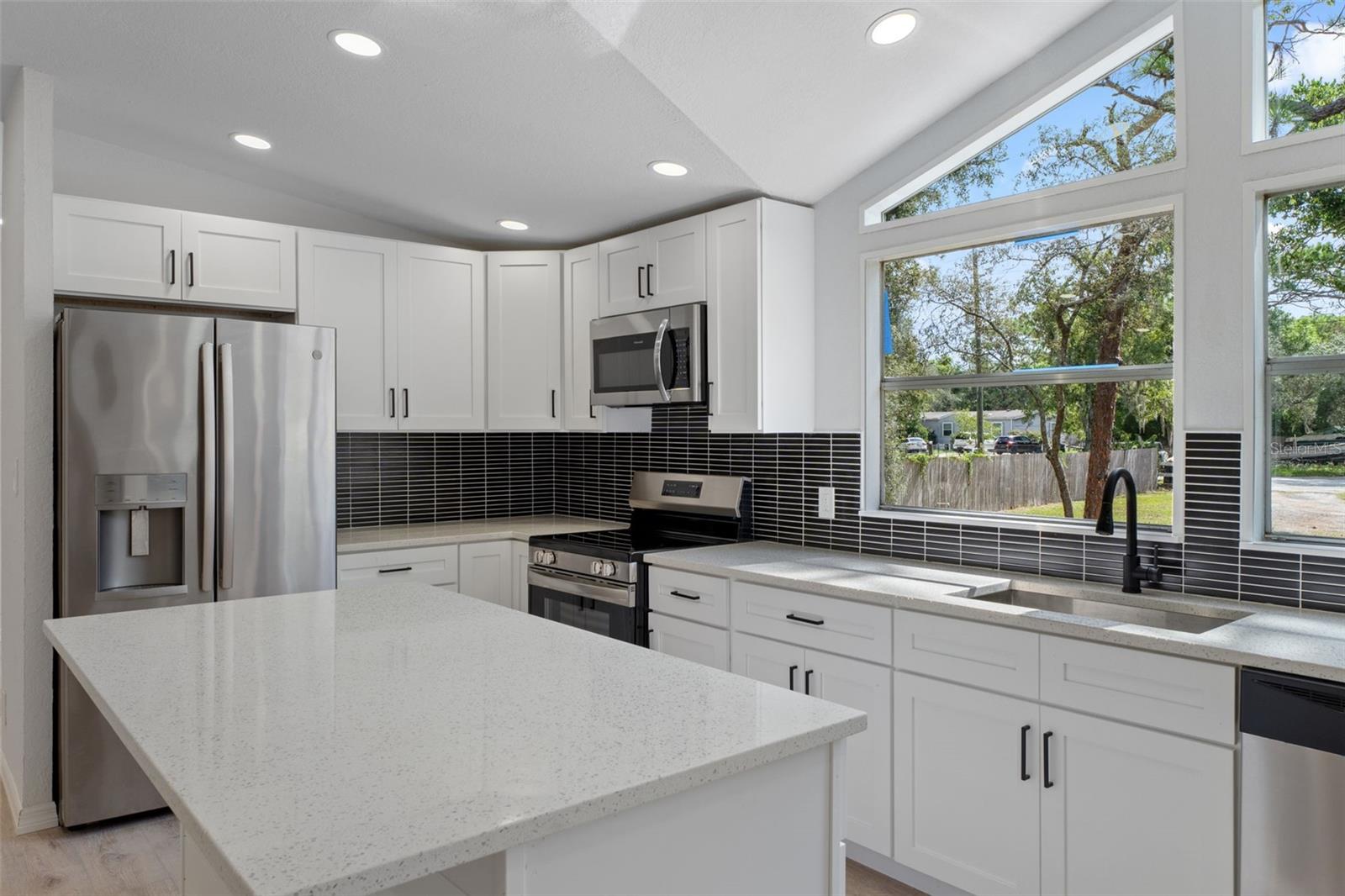 Image 13 of 59 For 17625 Galveston Street