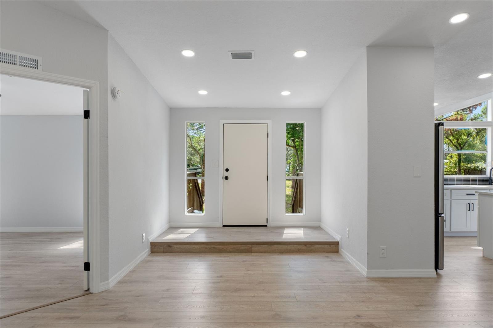 Image 15 of 59 For 17625 Galveston Street