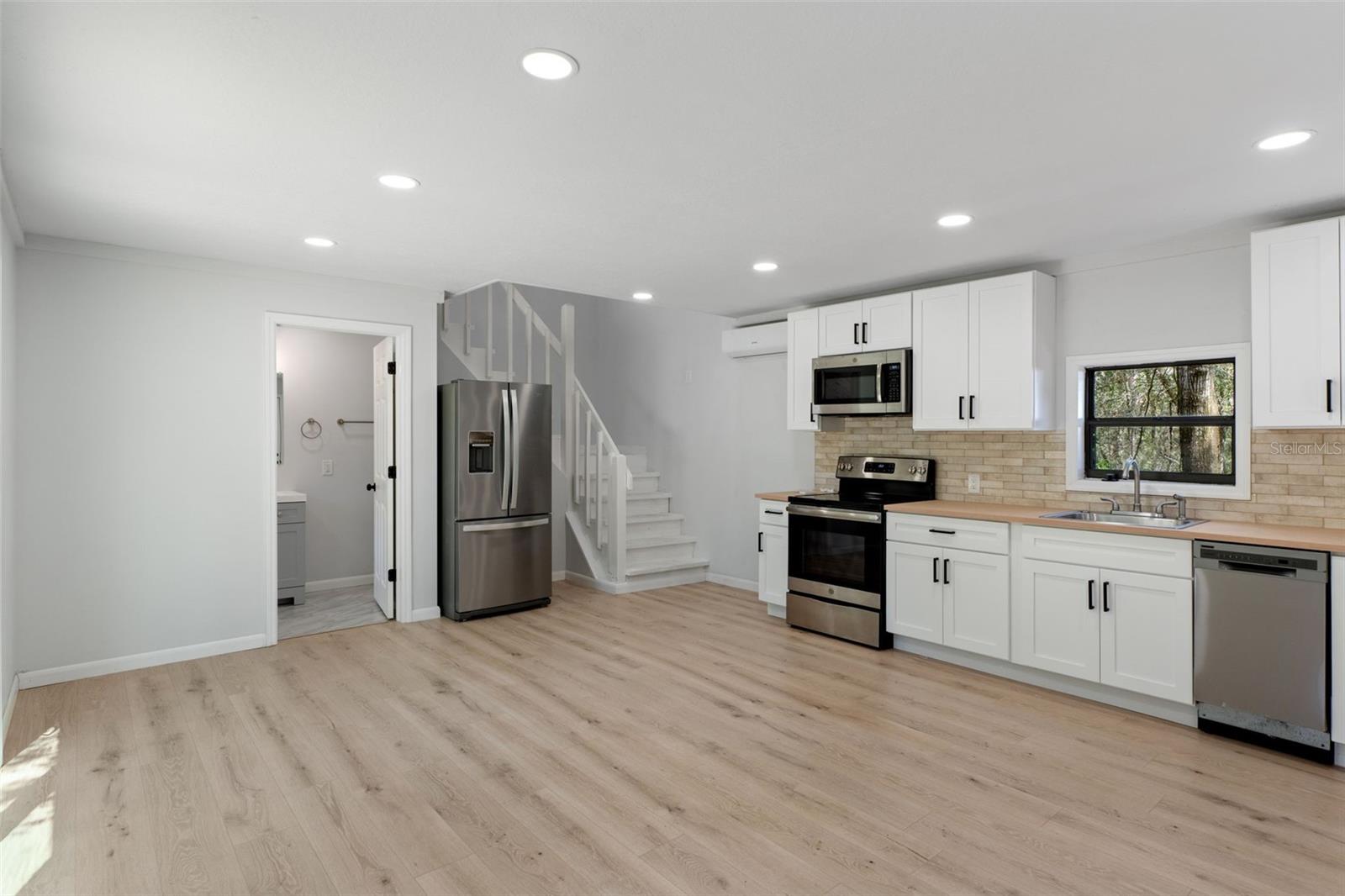 Image 38 of 59 For 17625 Galveston Street